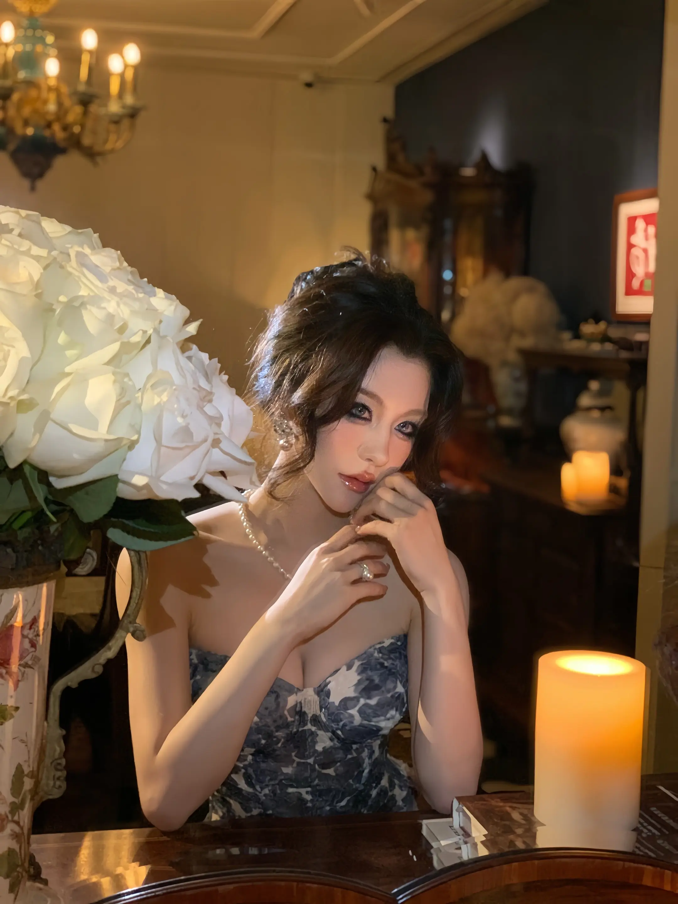 “昨天喷的香水是潘海利根狐狸，非常符合我的二十多岁，年轻、虚荣、骄傲、美丽。”