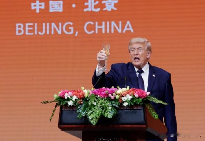 特朗普打破惯例！白宫滴酒不沾的总统，这次在国宴上轻轻抿了一口酒——家族阴影与外交