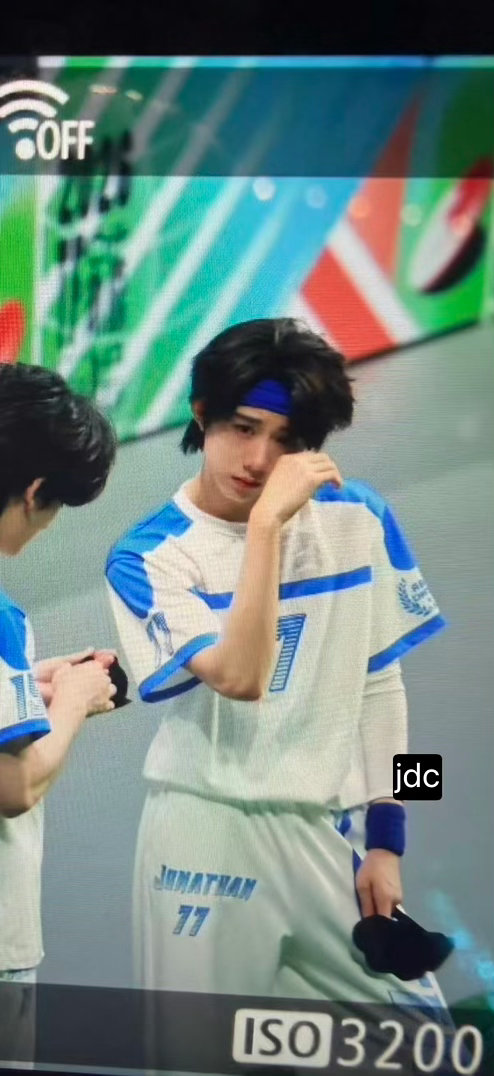 陈奕恒眼睛红了 啊 宝宝眼睛这是怎么回事 