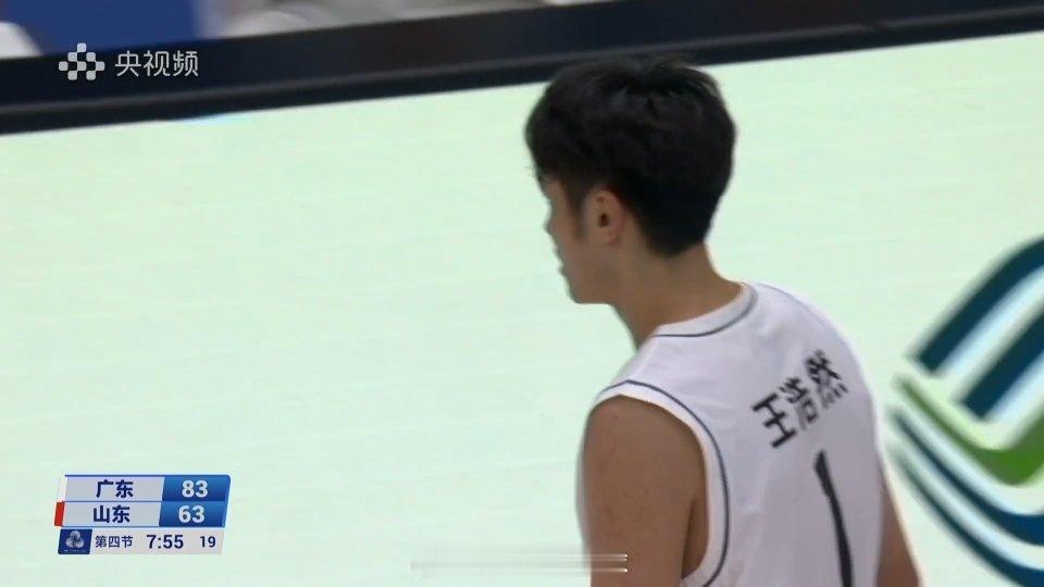 第一节的杀神是管子煜，那下半场的杀神就是王浩然，目前王浩然已经砍下34分了~