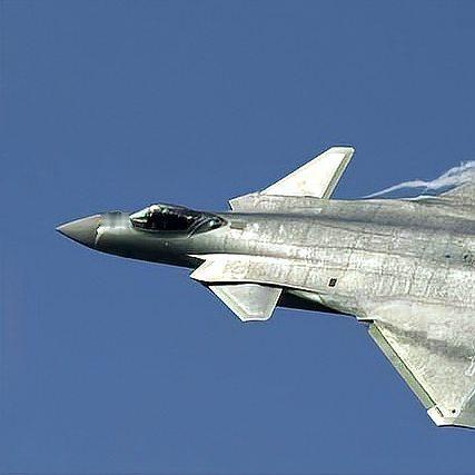 酸到牙疼！美媒喊制空权“共享” 真相竟是被中国战机产能碾压
 
2025年12月