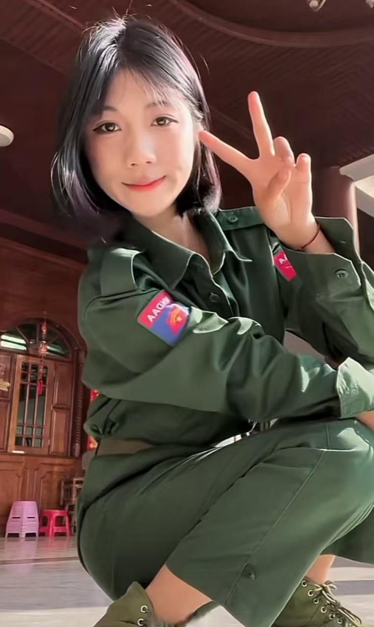 为什么同盟军2万兵力，女兵只有数百？那为什么不大量招收女兵？
首先打仗特别看重体