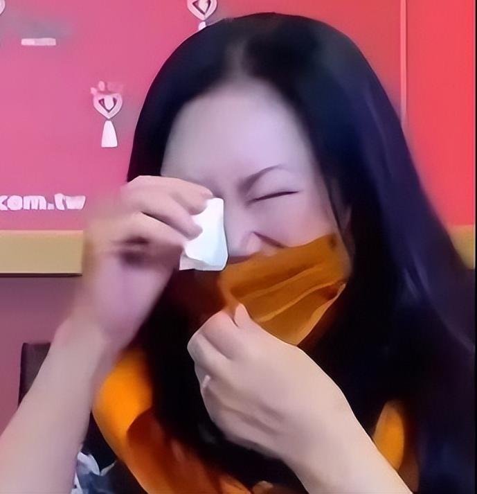 黄春梅的两次不同意，
如果坚持到底的话，
大s可能就不会死了，她也不用白发人送黑