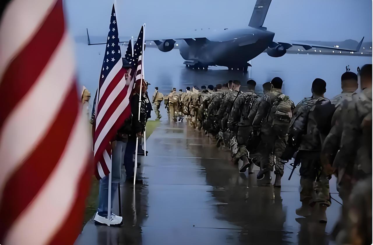 特朗普现在也不装了，因为美军调集的特种部队和空降兵以及两栖登陆部队基本上已经抵达