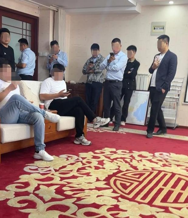 这坑太大了！山东临沂，31岁男子掏空积蓄买婚房，10.5万首付款被中介私吞，房子