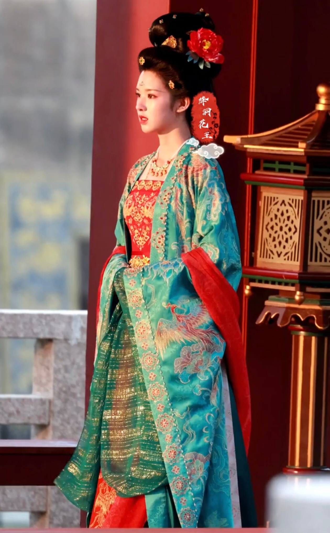 这是佳钰后期妃子造型吧，刘海没了 