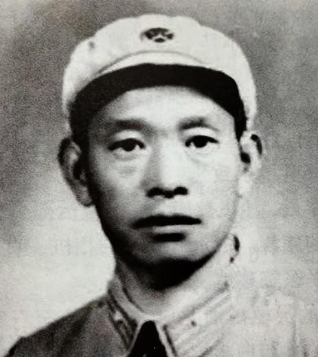 1943年，八路军电台台长刘长生向组织申请结婚，被拒后，他竟带着密码本投敌，司令