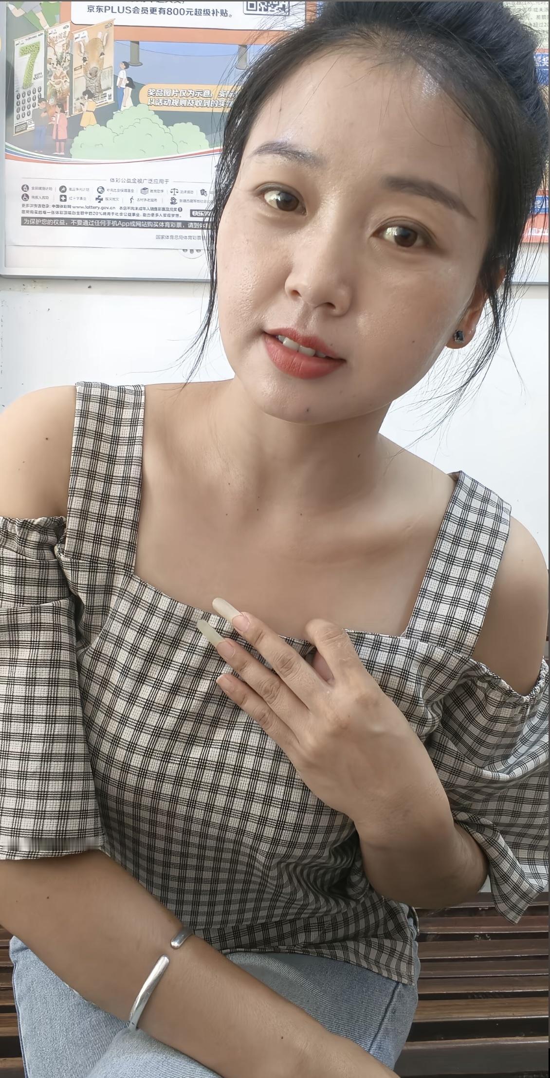 素颜的上班看店日常