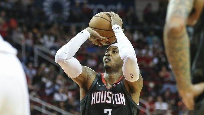 《前NBA超级射手雷吉·米勒在一档节目当中谈到了两位联盟当中的明星前锋，一位是火