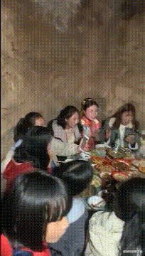 有一群好闺蜜的新娘嫁给了爱情，难得一见