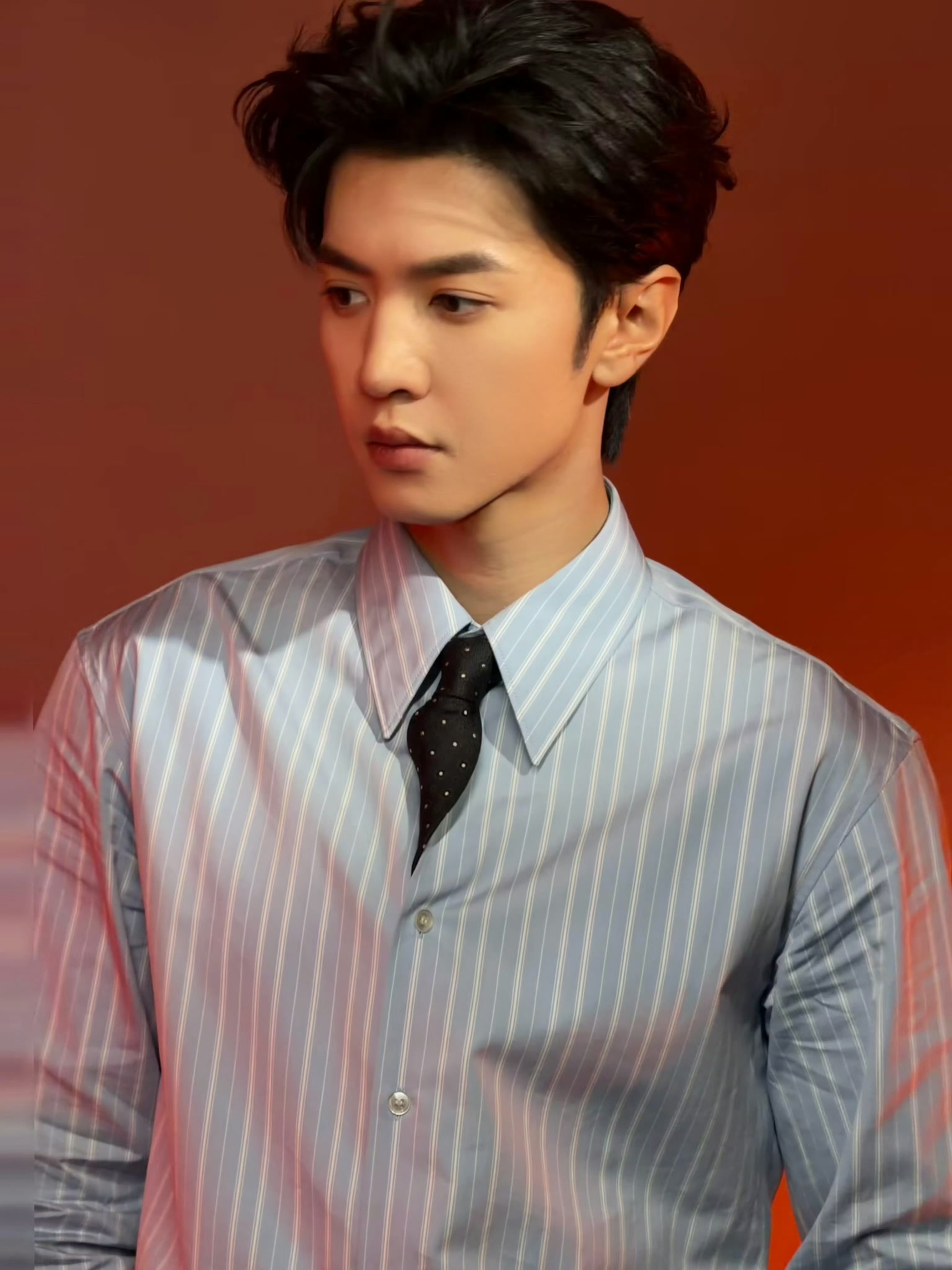 陈哲远玩火live这个陈哲远也太帅！跳出英寡角色滤镜，解锁截然不同的热烈魅力，松