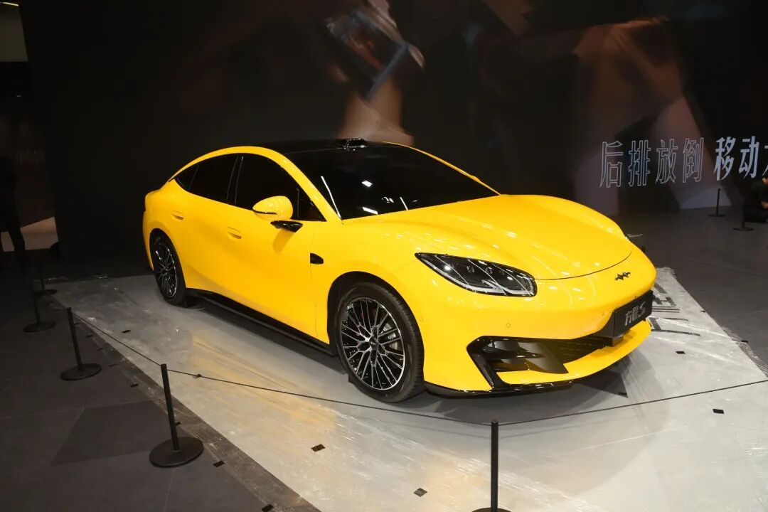 方程豹旗下方程S系列轿车上市！其中，方程S售价18.99万元-22.99万元，方
