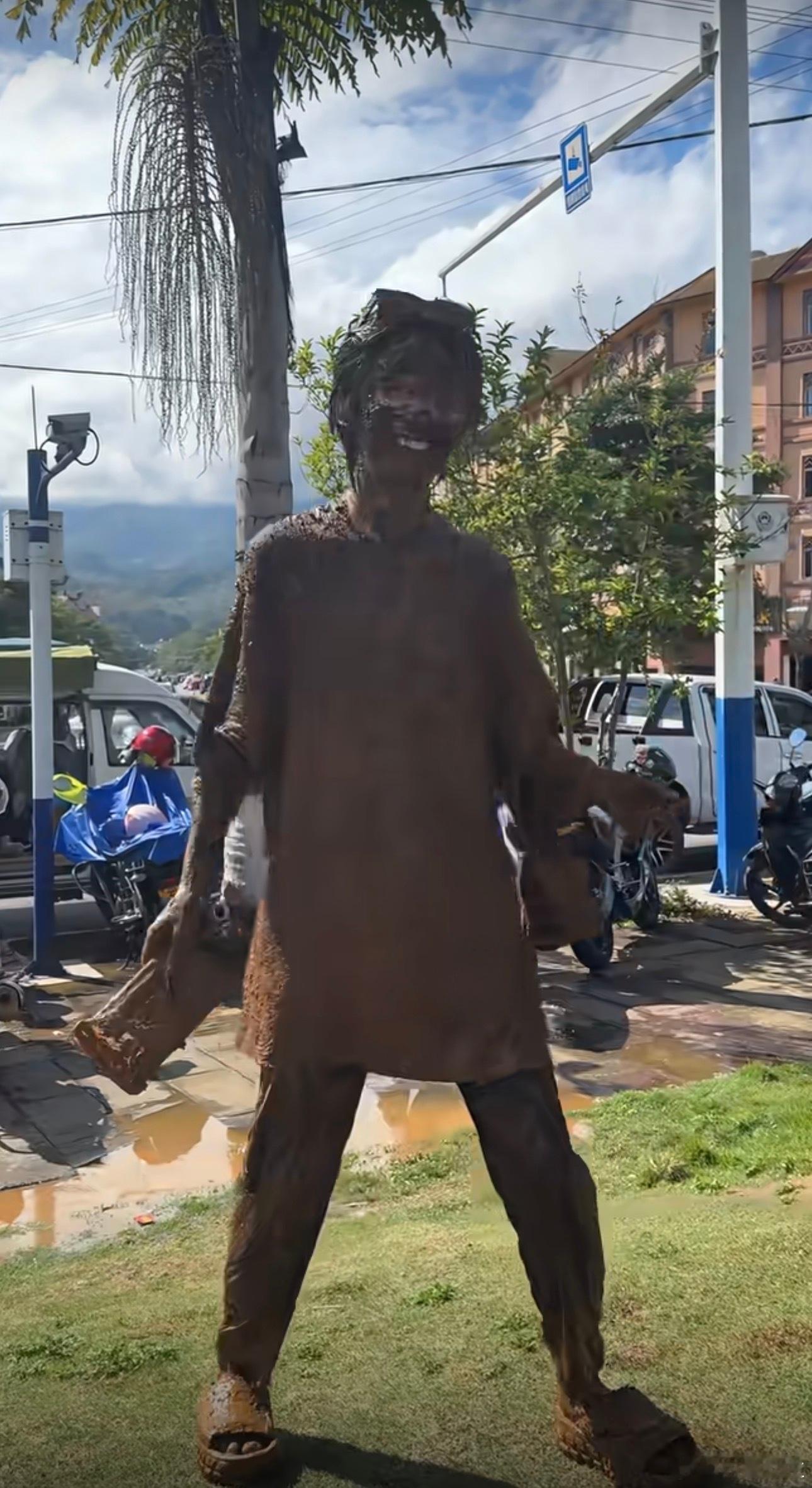 王影璐辛云来新剧抽象到一起了真的很难不期待王影璐和辛云来的合作，不管是剧里还是剧