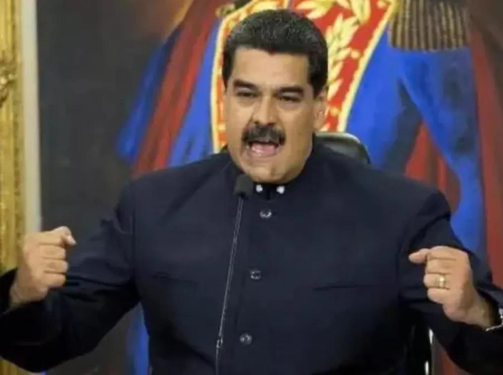 最新消息：美军仅用1小时就从委内瑞拉境内掳走了马杜罗夫妇。
 
此次行动由美军三