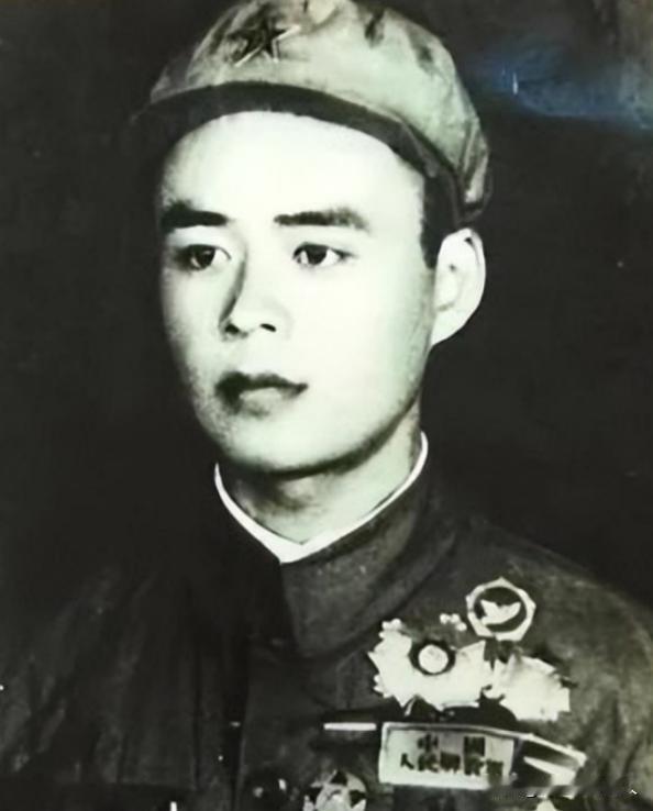 1952年，上甘岭战役中，16岁战士唐章洪突然尿急，他索性对着迫击炮尿了起来，没