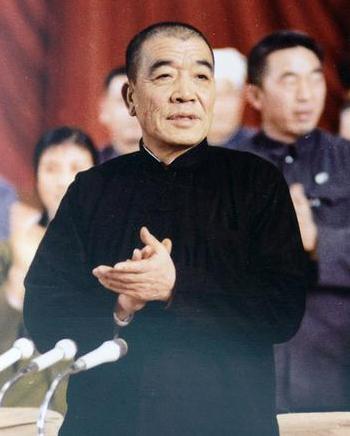 1986年，“农民副总理”陈永贵留下遗嘱，他要将所有财产都捐给国家，然而妻子却死