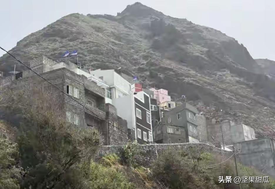 一个人口54.6万人的弗得角，顶翻乌拉圭，也就是苏亚雷斯的祖国，曾经美洲杯上能跟
