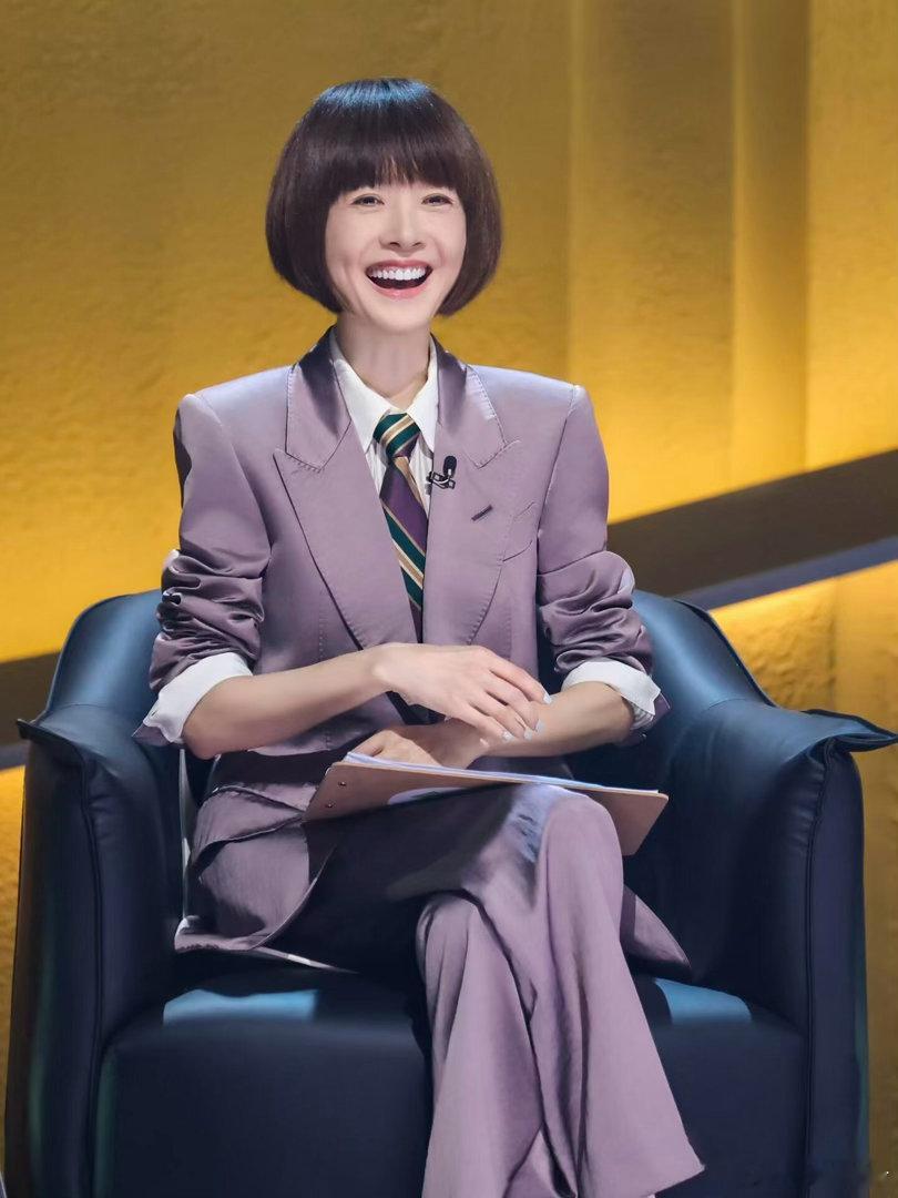 鲁豫说想做第一个很老的主持人 鲁豫说自己不想只当个“资深前辈”，想试试做第一个一