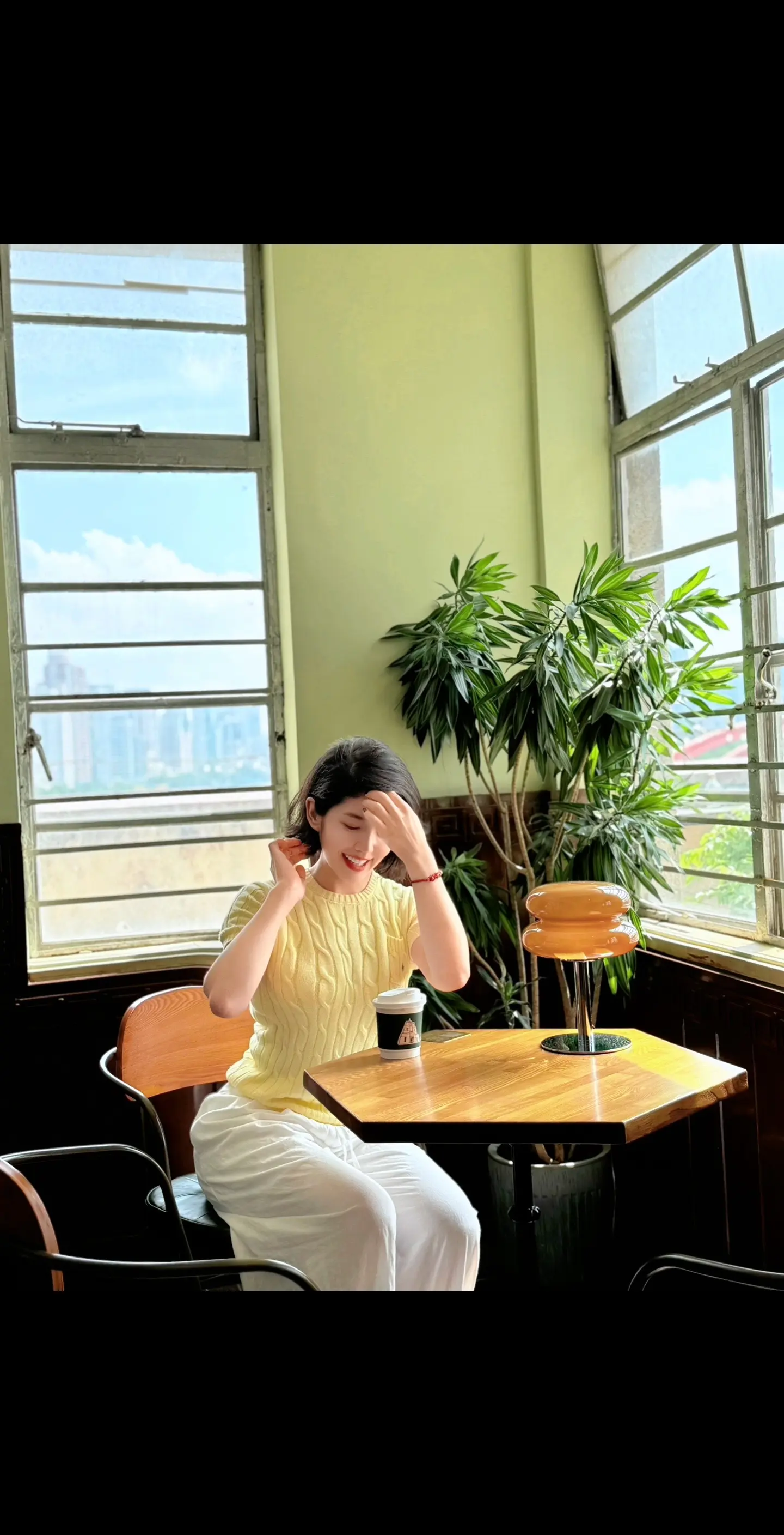 如果可以的话 希望自己温柔点 再温柔点  不要满身戾气   不要紧缩眉头