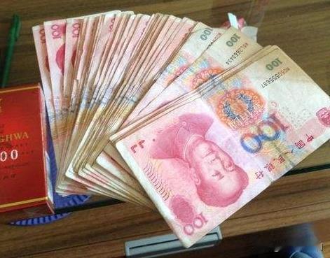 儿子又给我发工资了！ 昨晚我正在玩手机，突然听到微信消息，我仔细一看，儿子又转了