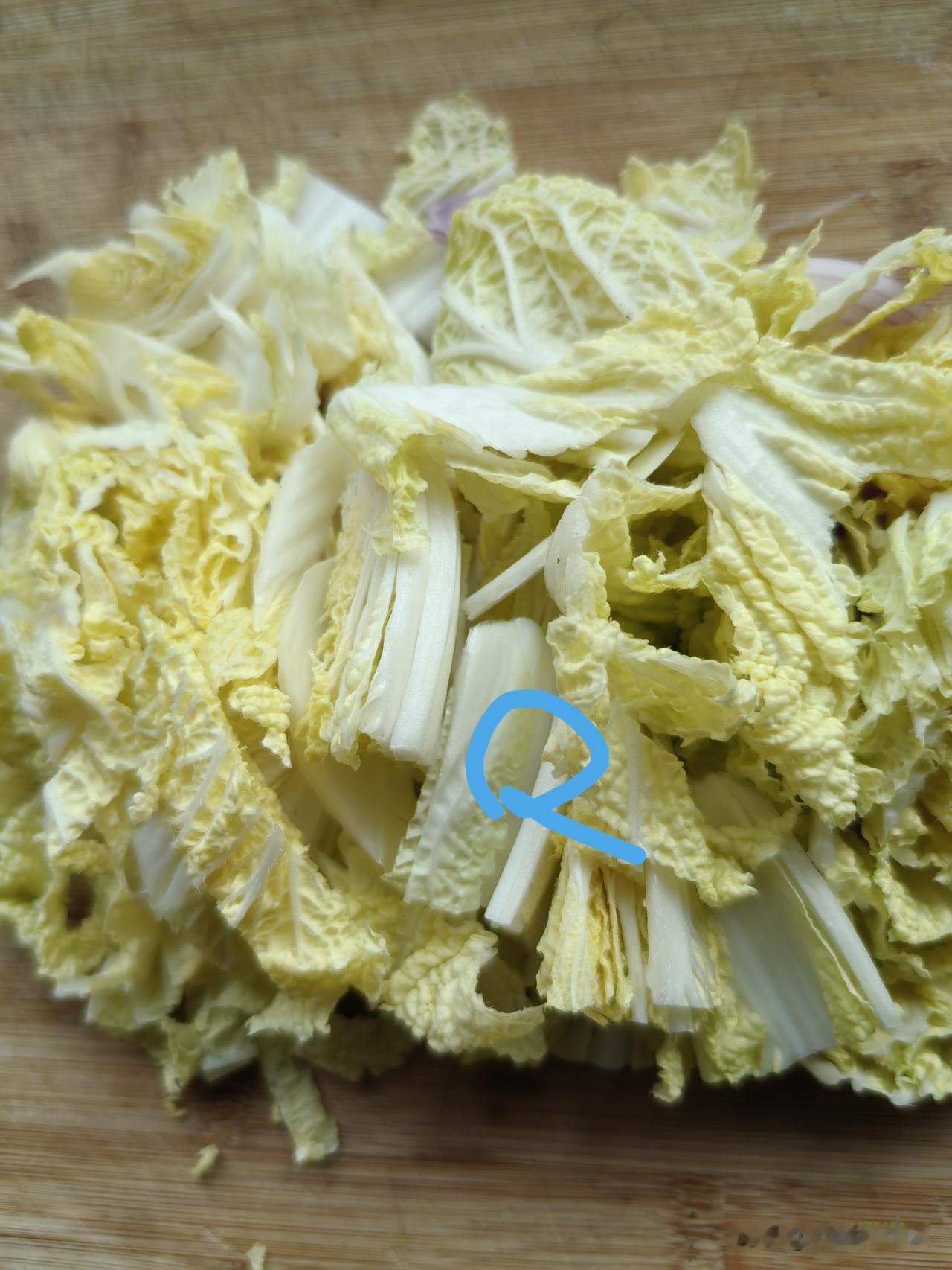 的确是这样的。十字花科蔬菜，莴苣科蔬菜，还有葱韭类包括大葱洋葱和韭菜，老话就说，