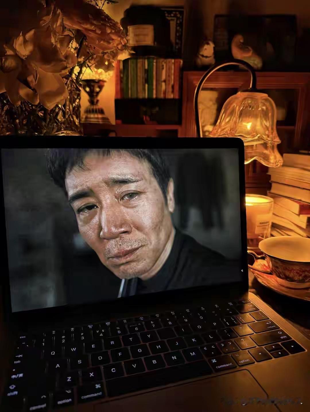 《森中有林》于和伟剧照
如果谁还在怀疑于和伟的演技
只能说是“故意的”那啥了
于