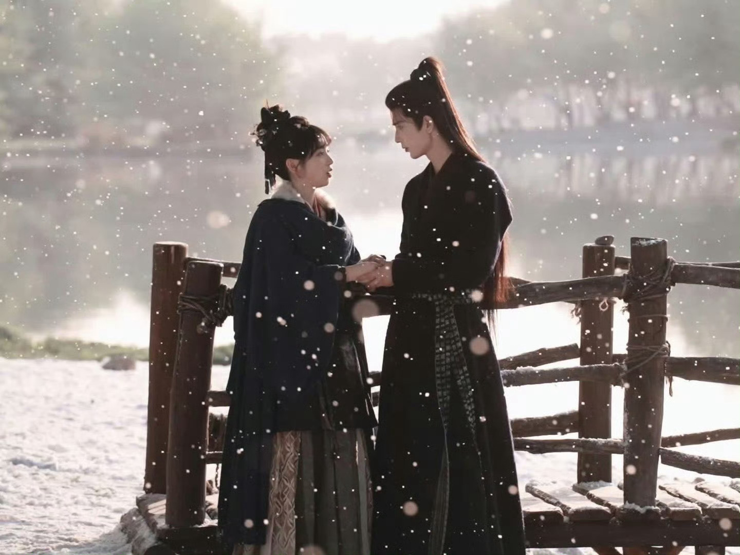 张凌赫田曦薇的逐玉情人节物料，大期待 