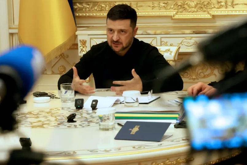 图文：泽连斯基：是否从红军村撤军将由军方决定  最重要的是士兵的生命

随着人们