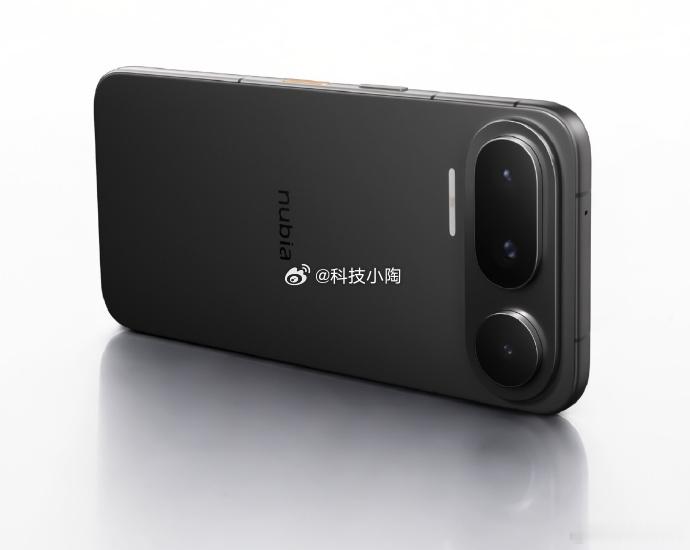 努比亚NaviXUltra外观  根据官方信息，努比亚NaviXUltra镜头模