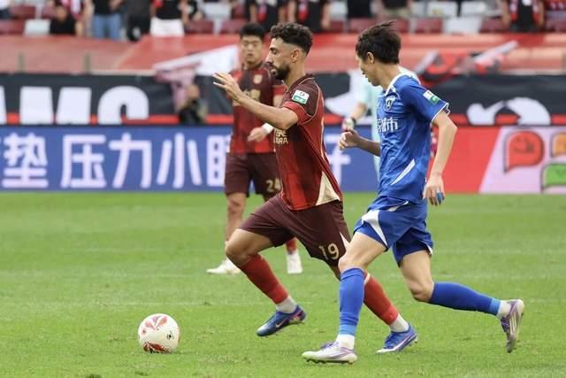 陕西联合3-0大胜，核心转折是阿斯拉克重回首发。

赛季初陕西联合一直陷在进攻挣