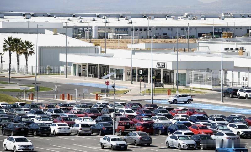 中国车企竞购墨西哥工厂 

路透社消息称，包括奇瑞、长城、比亚迪、吉利及越南Vi