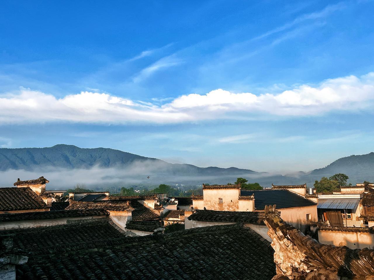 【原创】
假期第一天
​有雾的早晨……
​不是景区，村里依旧安安静静的
​这也是