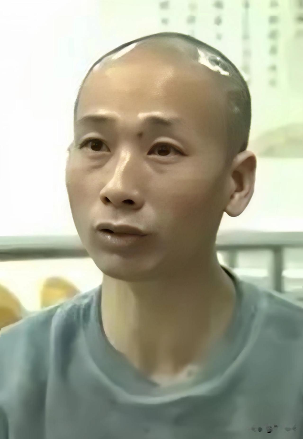 老实人好欺负？老板拖欠员工150元工资，并语言羞辱，岂料员工情绪失控持刀追打，老