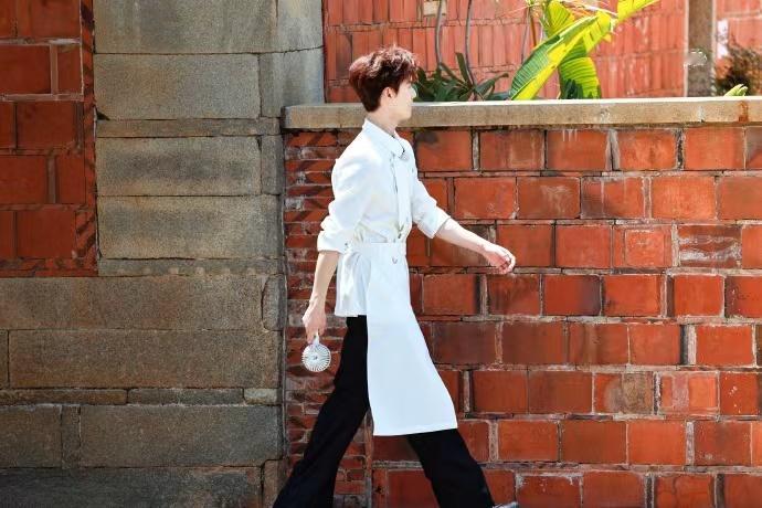 李昀锐生图好优越李昀锐帅得这个板板正正 李昀锐帅得这个板板正正，李昀锐生图好优越