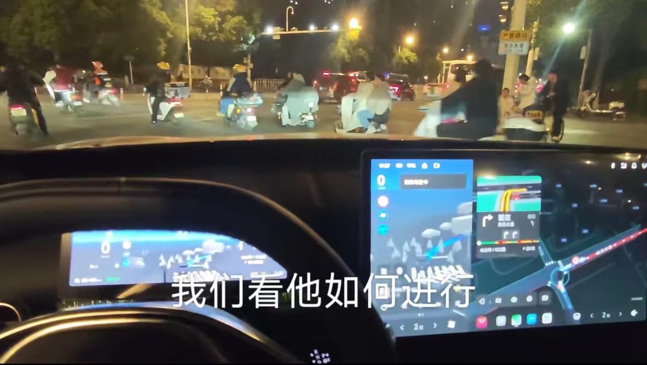 之前探店看完A10实车就狠狠心动，这几天又刷到媒体的实测试驾视频，看完对它的智驾