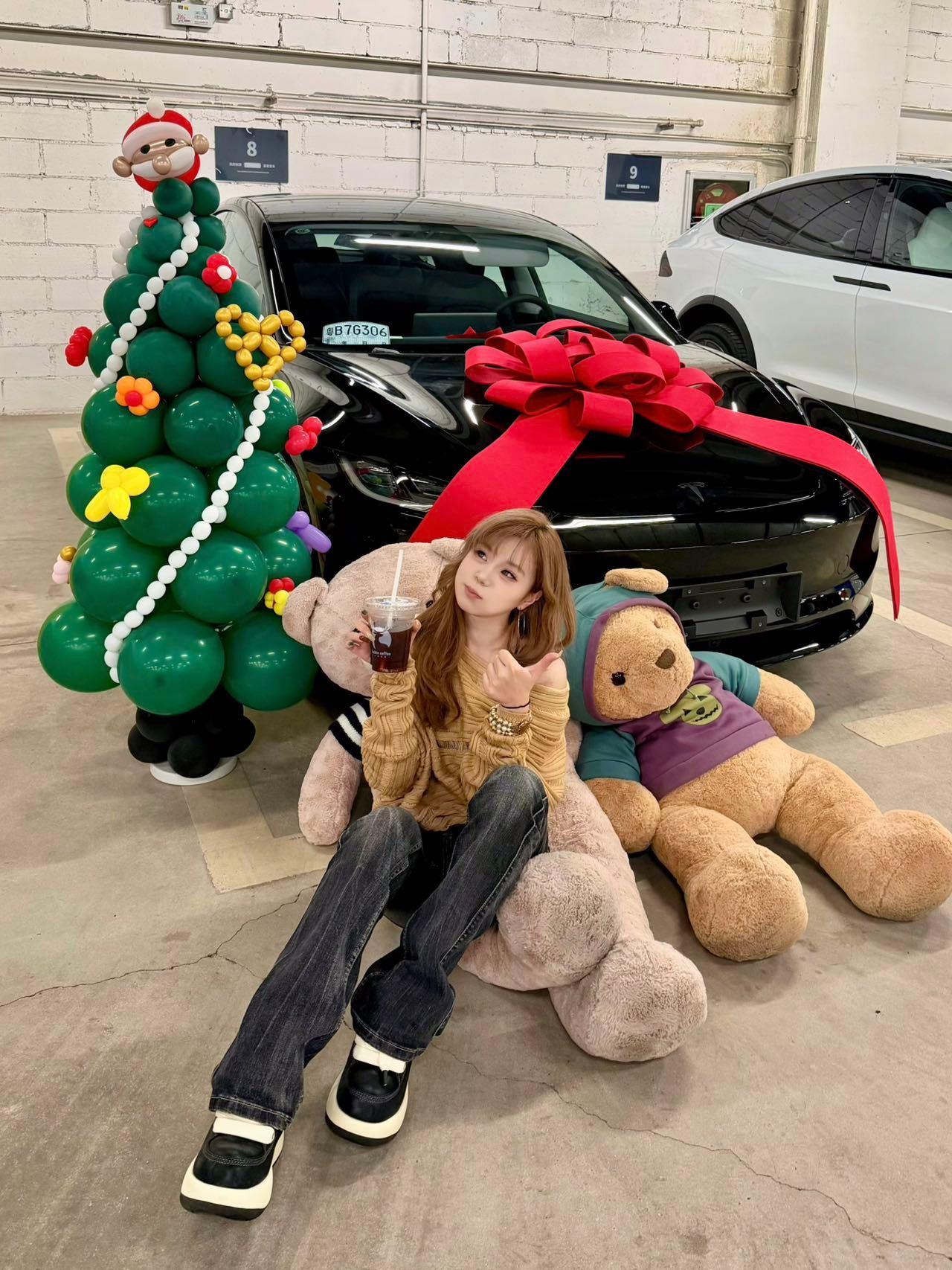 钱多多的打工日记来啦终于喜提了梦想中的小车🚗亮闪闪的车钥匙握在手里像握住了一整