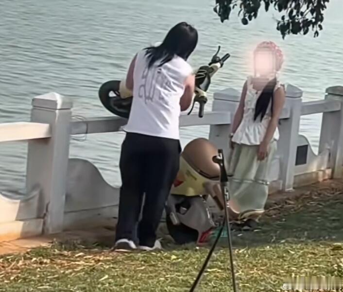 共享单车断电了，小程序卡顿，归还麻烦，这情况我在景区附近也遇到过，确实很恼火，但