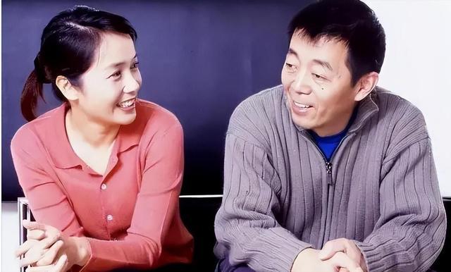 这对夫妻，一个是名导演，一个是名演员，看着举案齐眉，琴瑟和鸣，殊不知二人各玩各的