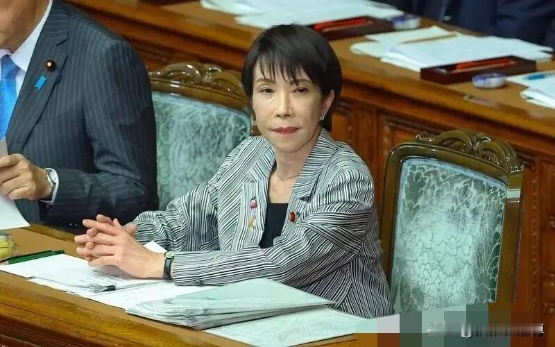 这下高市早苗抱起石头砸自己的脚了！
近日日方炒作所谓“雷达照射”问题，万万没想到