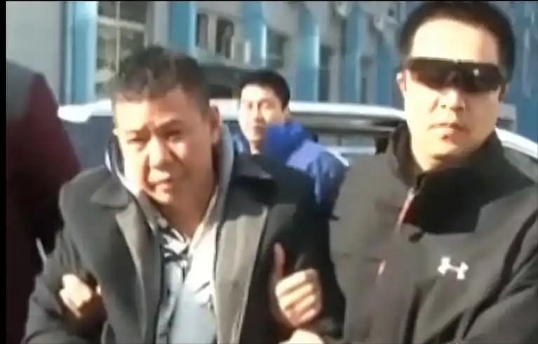 2013年，山西黑老大“小四毛”被妻子多方运作救出监狱。谁也不曾想到，这位累计非
