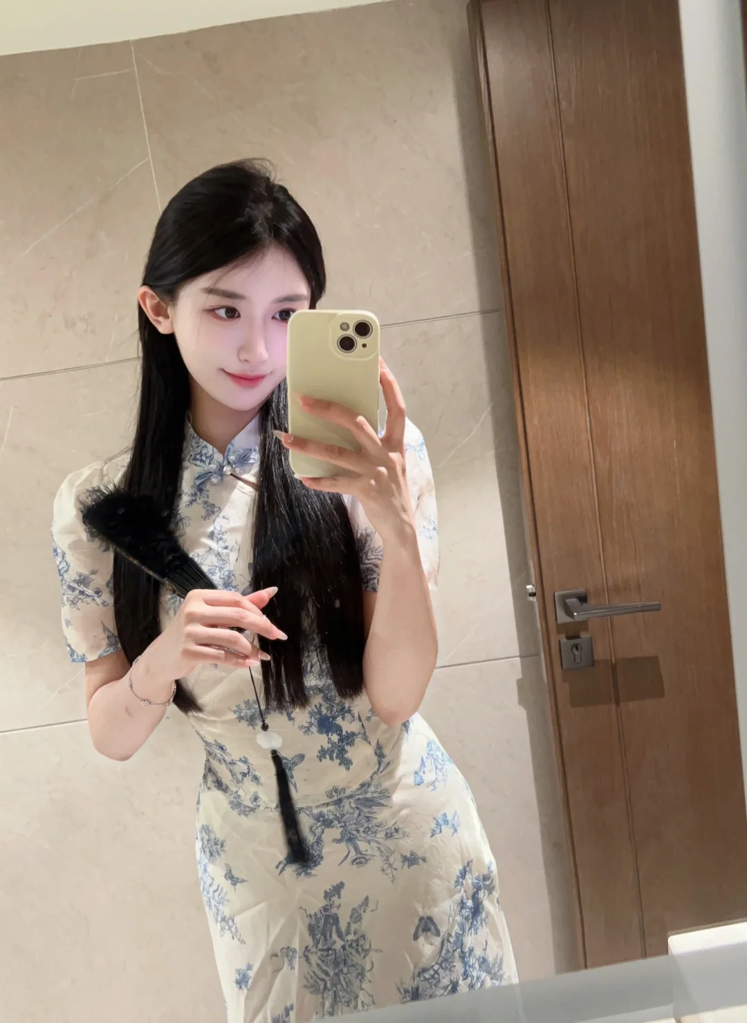 如传世的青花瓷自顾自美丽