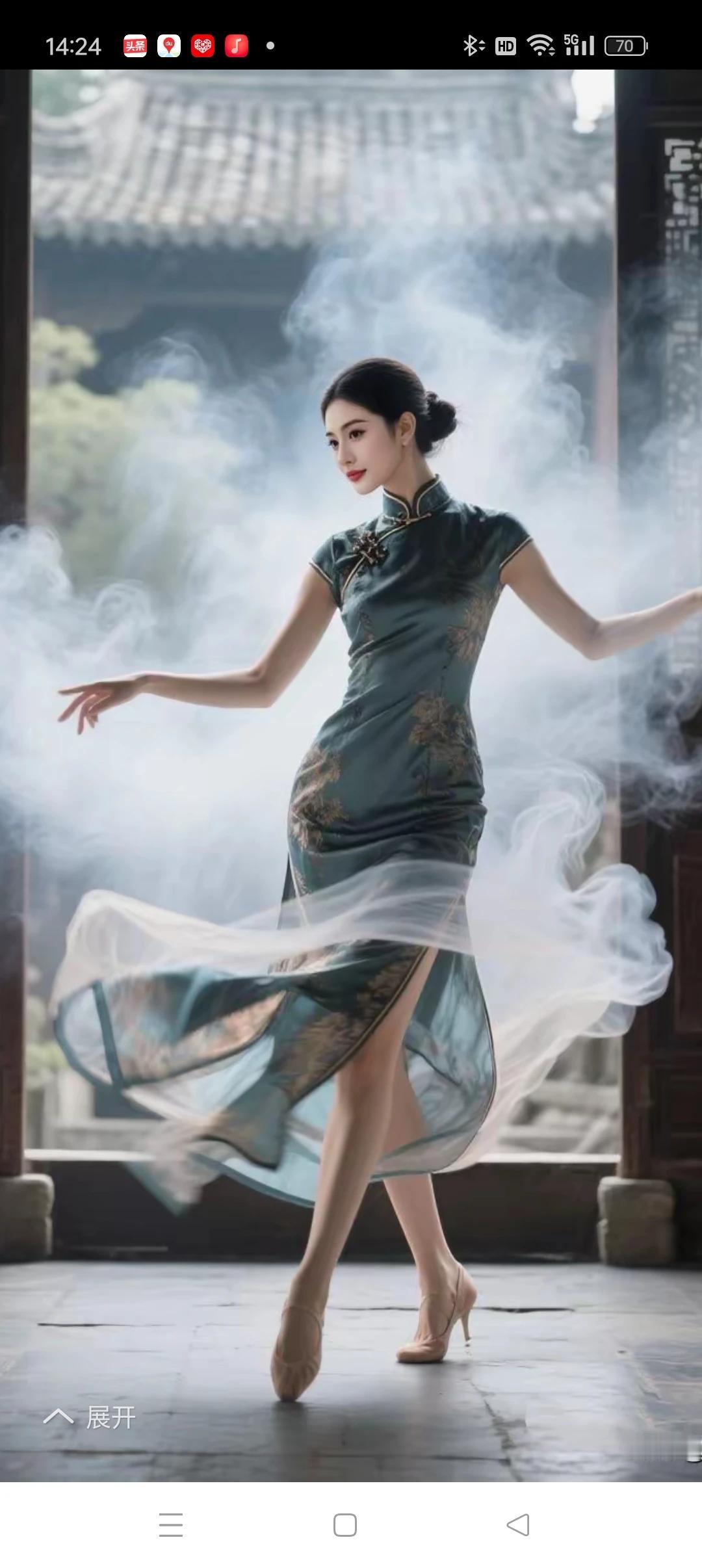 东方文化，精彩纷呈
旗袍舞韵，一刹惊鸿
陶醉江南，青瓦飞檐
烟岚似纱，墨绿描金