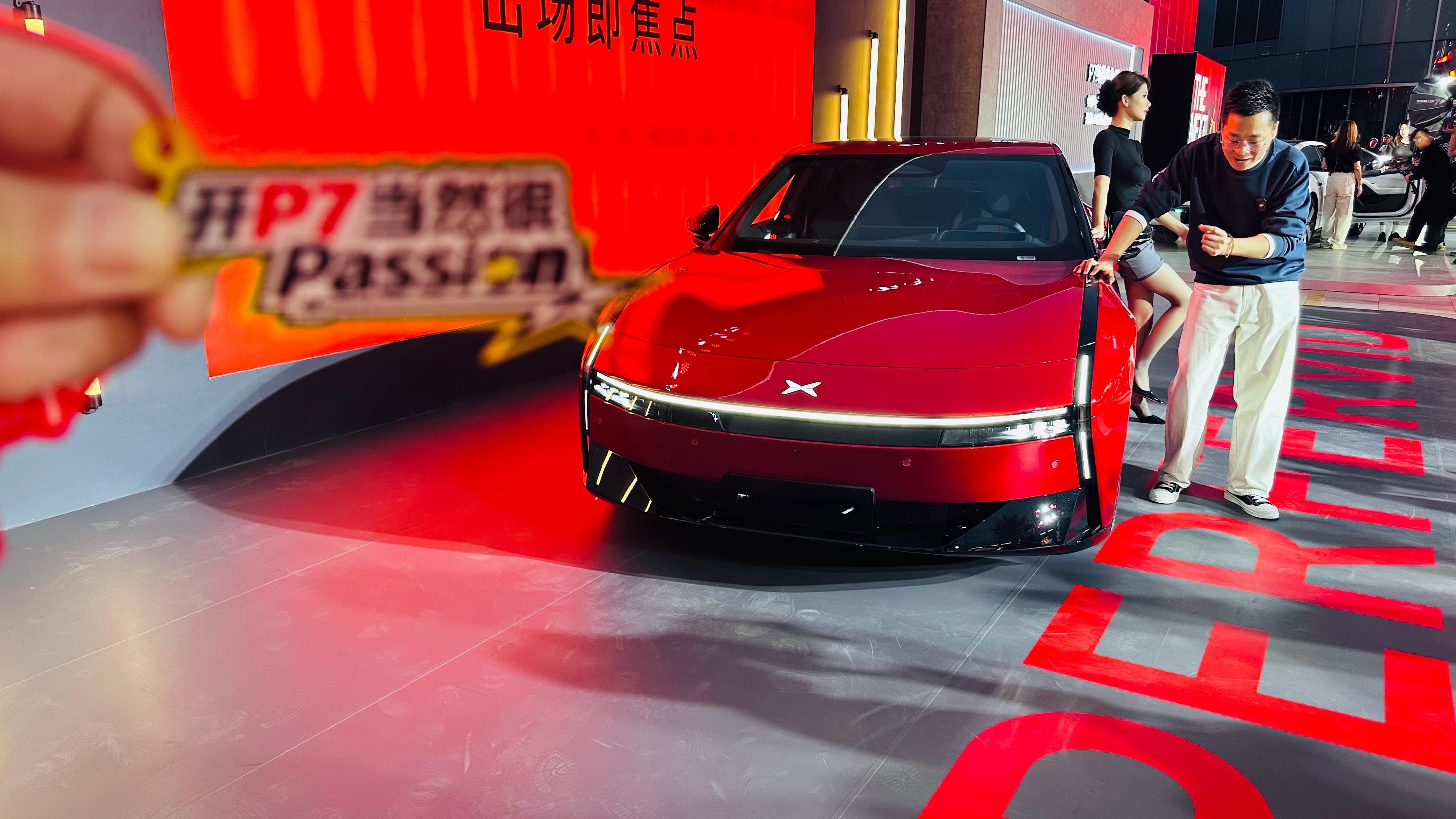 汽车文化车不开 车不改怎么能行呢？今天来小鹏看看怎么回事。小鹏P7新色今日发布小