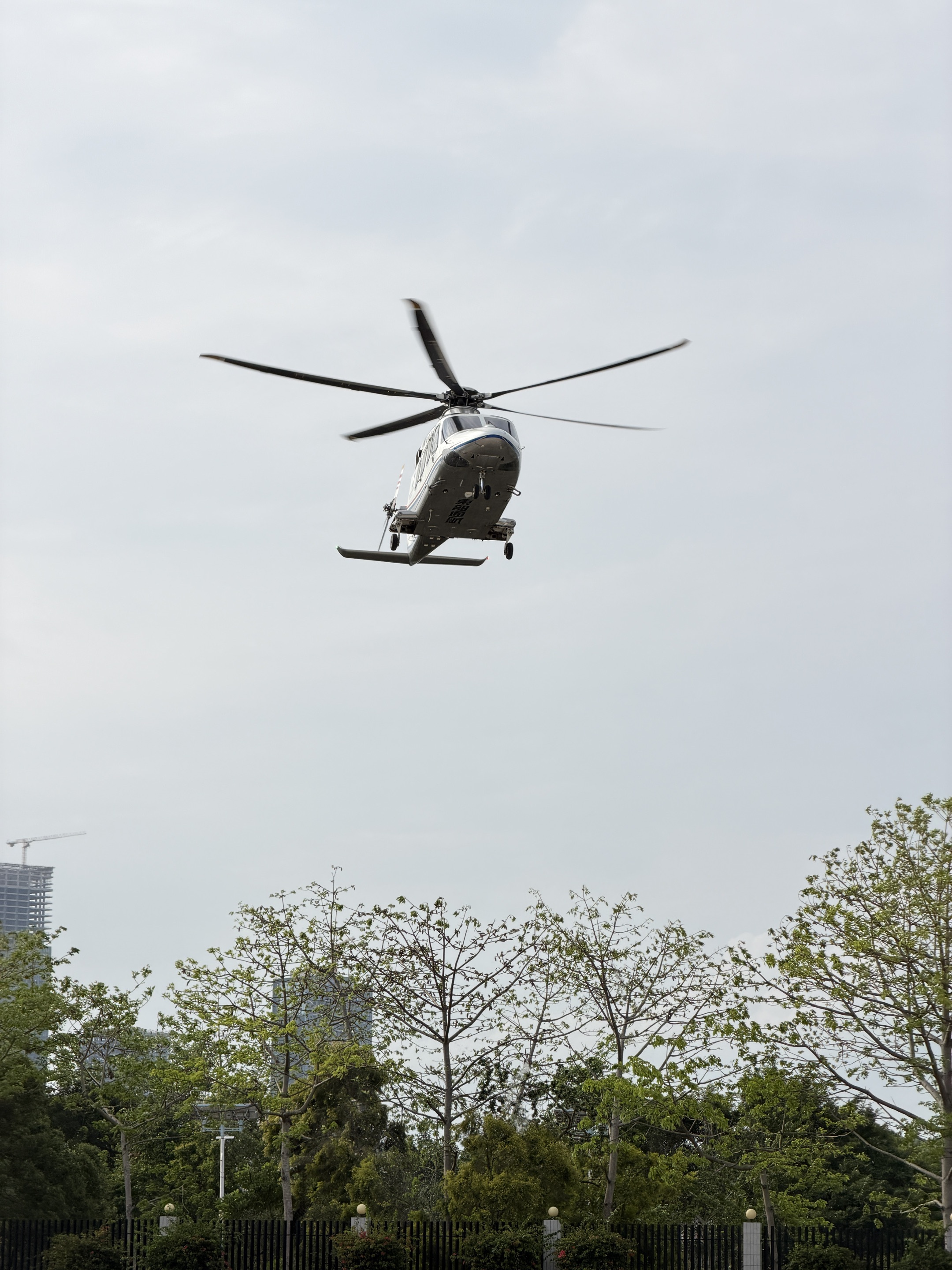 腾势D9把老车主宠上天了这波腾势D9的操作，真的有点豪无人性！说实话，见过车企请