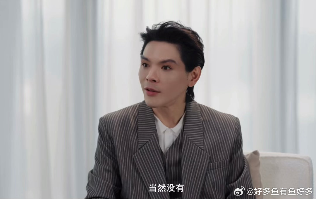 向佐的努力 从龙套到争取角色，他在不寻常环境里努力变“正常”，这份向平凡的奔赴太