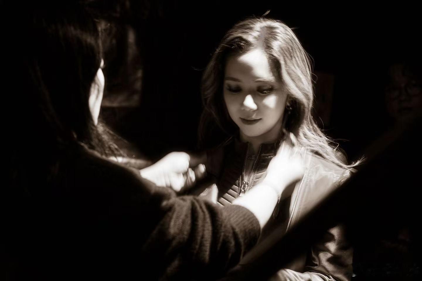 邓紫棋台北有人在等 从第一次听泡沫到现在等她来台北，一晃就是七年，这次大巨蛋四连