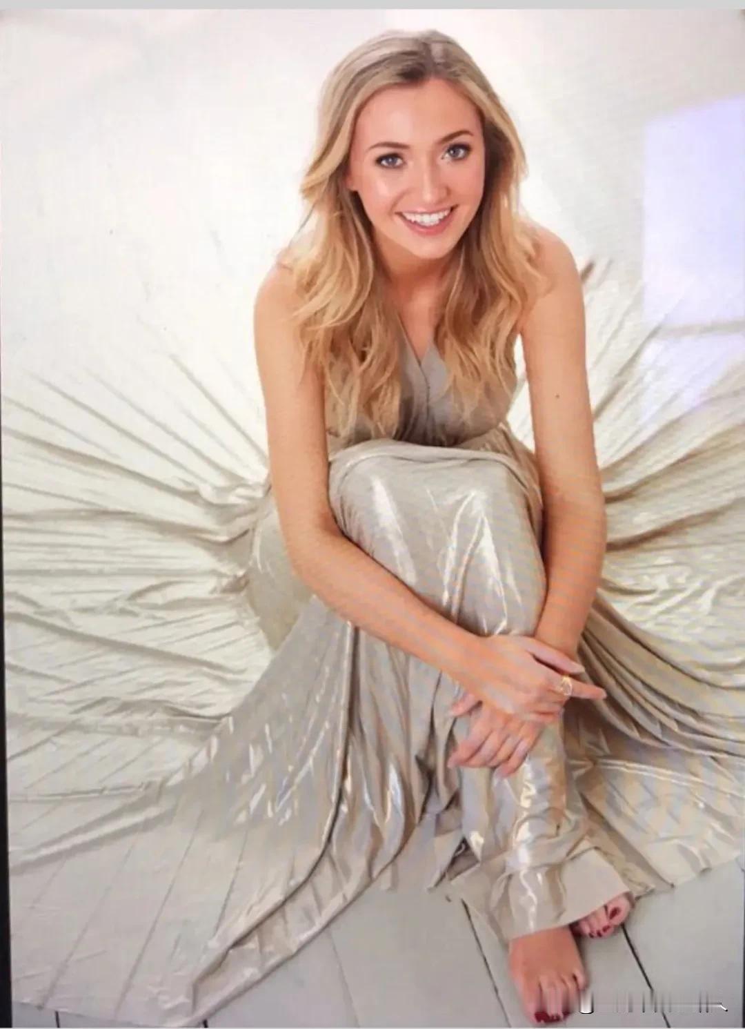 小荷才露尖尖脚