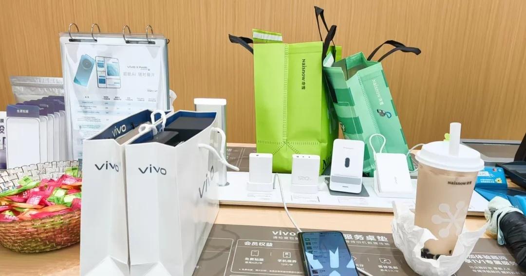 恭喜姐姐喜提爱机，狗狗也太可爱啦！
vivoXFold6