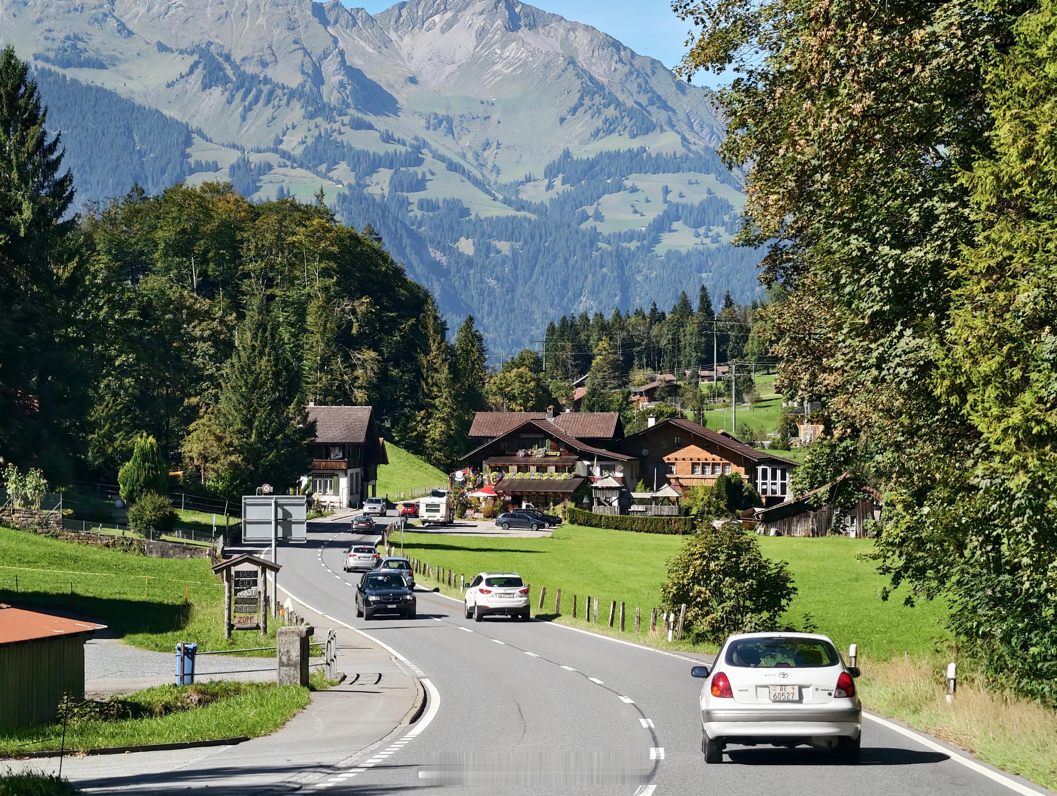 在瑞士，一定要开车 
