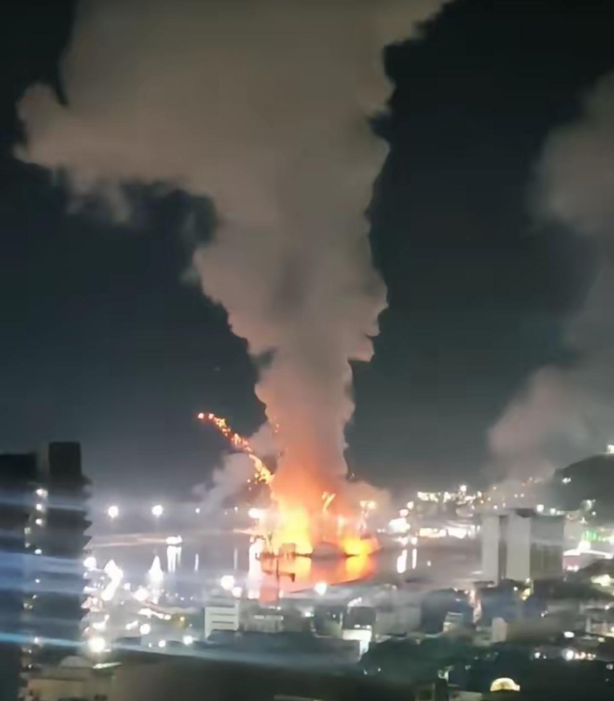 美军对委内瑞拉动手了！不可否认，美国依然是想打谁就打谁，从来不会光说不练。
  